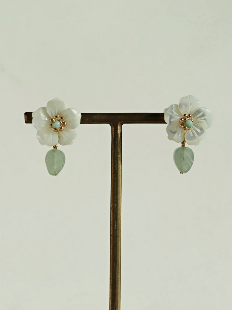 leaf design korean earrings
