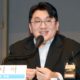 HYBE Chairman Bang Si-hyuk shares thoughts on Kakao acquisition