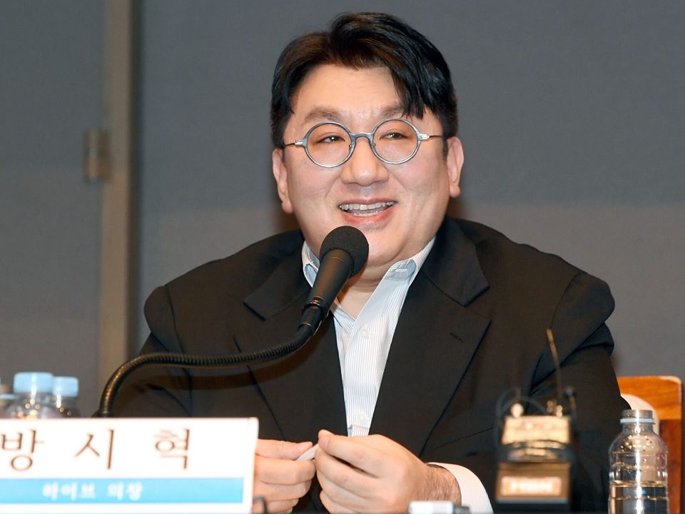 HYBE Chairman Bang Si-hyuk shares thoughts on Kakao acquisition